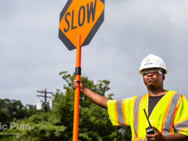 The Difference Between Flaggers & Traffic Control